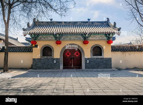 Il Tempio di YuHuang: Una perla di architettura tradizionale immersa nella storia!