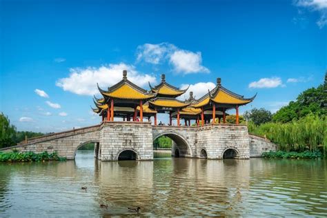 Il Giardino Slender West Lake: un paradiso romantico per gli amanti della natura!