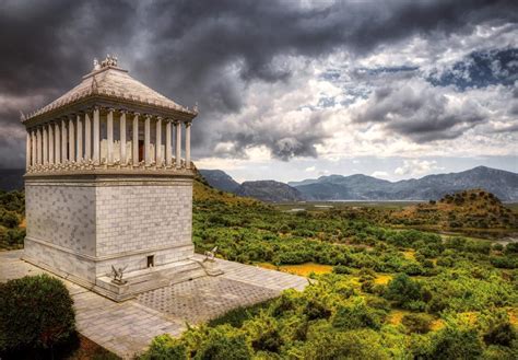  Il Mausoleo di Du Mu: Un tributo poetico alla natura e alla storia!