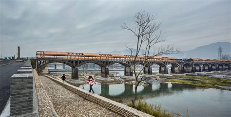   Il Ponte di Shimen: Un Monumento Storico Incantevole e Imponente!