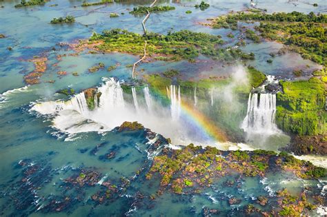 Parco Nazionale do Iguaçu: Una cascata mozzafiato nel cuore della natura brasiliana!