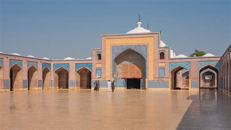 Shah Jahan Mosque: Un capolavoro Mughal in un gioiello nascosto del Pakistan!